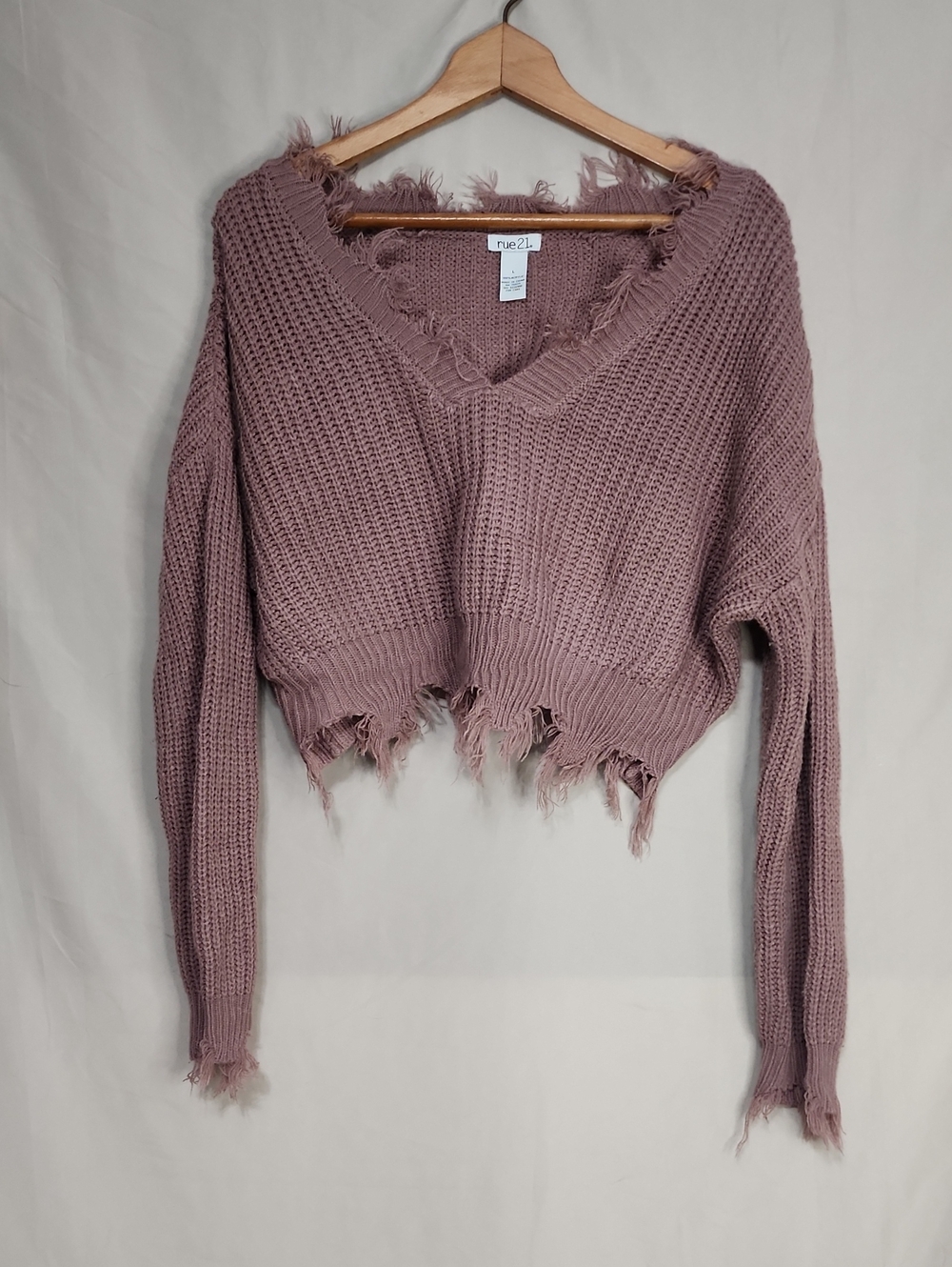 Rue21 Dusty Mauve Distressed V-Neck Cropped Sweater